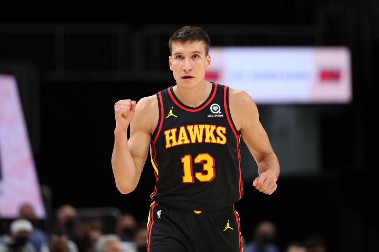  弗赖堡替补奇兵建功，终场前绝杀全取三分